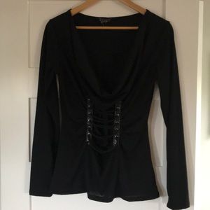 Venus long sleeve with laced-up style